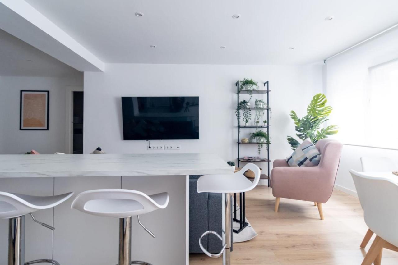 Lujoso Apartamento Entre 2 Playas Con Garaje, Wifi Gijon Exterior photo